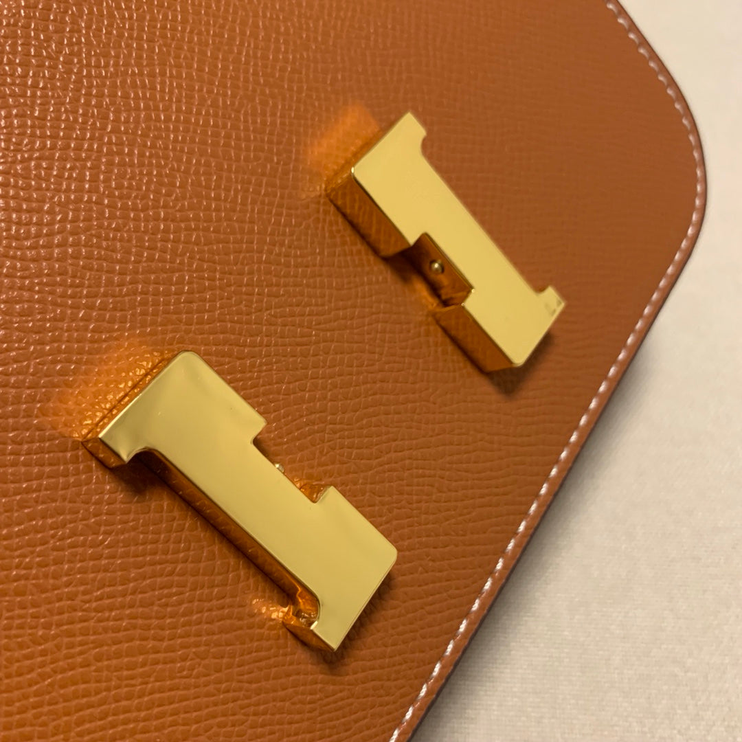 Luxury Tan Leather Shoulder Bag with Gold H-Clasp - Classic Crossbody Handbag