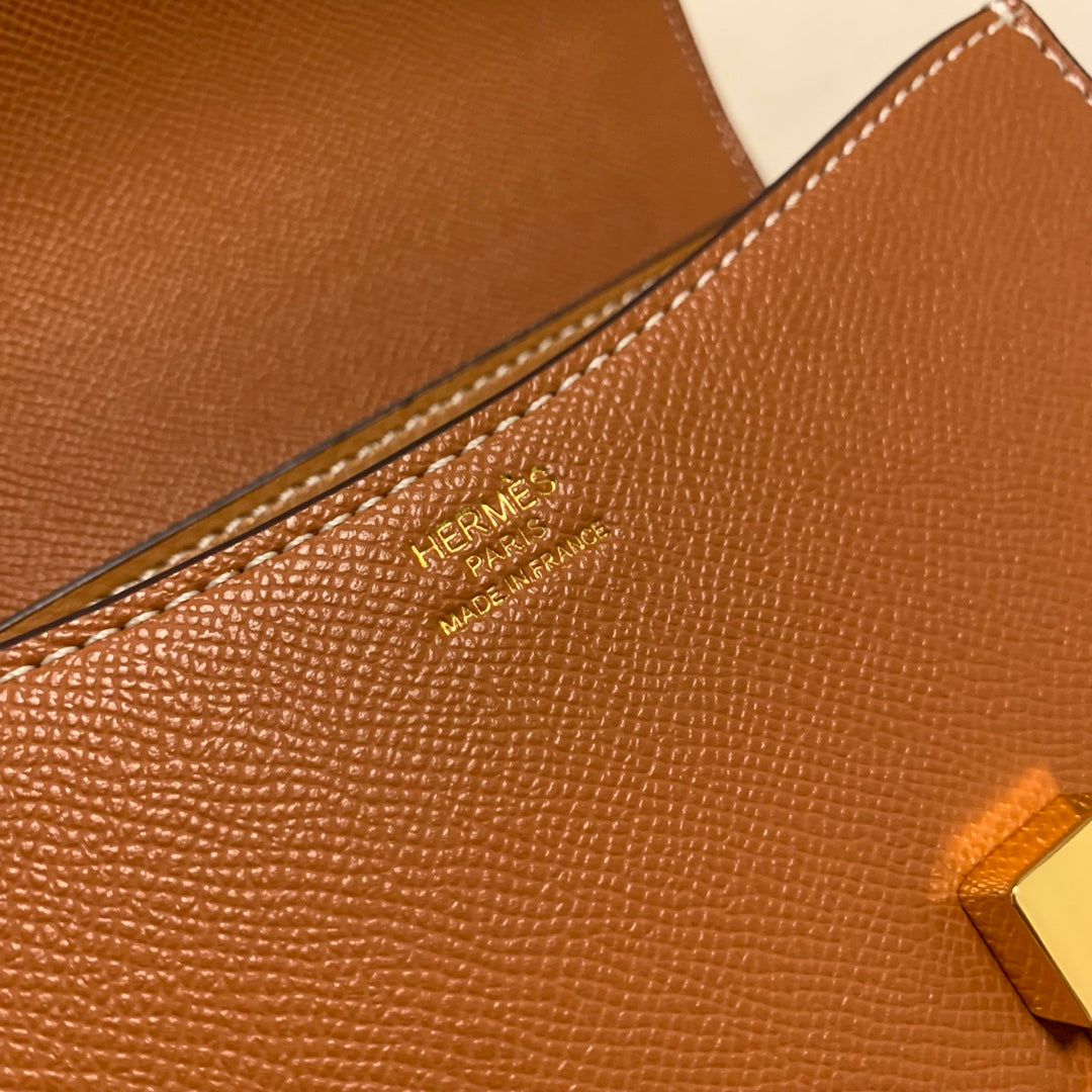 Luxury Tan Leather Shoulder Bag with Gold H-Clasp - Classic Crossbody Handbag