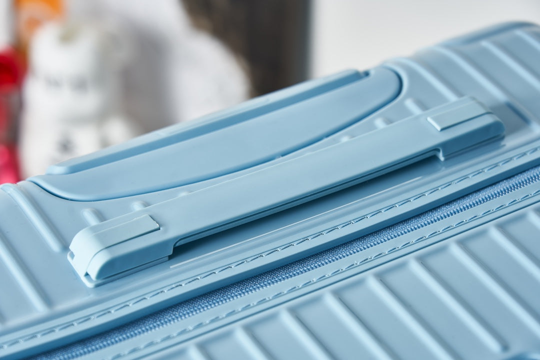 Modern Light Blue Ribbed Hardside Spinner Suitcase Set of 3