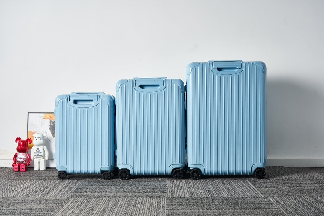 Modern Light Blue Ribbed Hardside Spinner Suitcase Set of 3