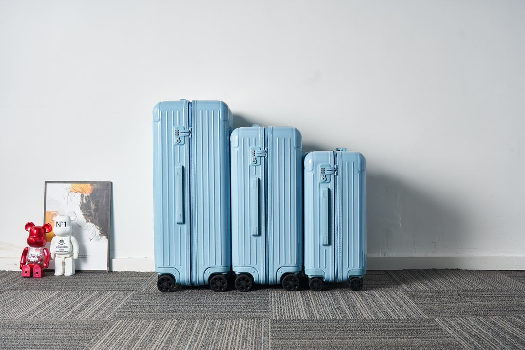 Modern Light Blue Ribbed Hardside Spinner Suitcase Set of 3