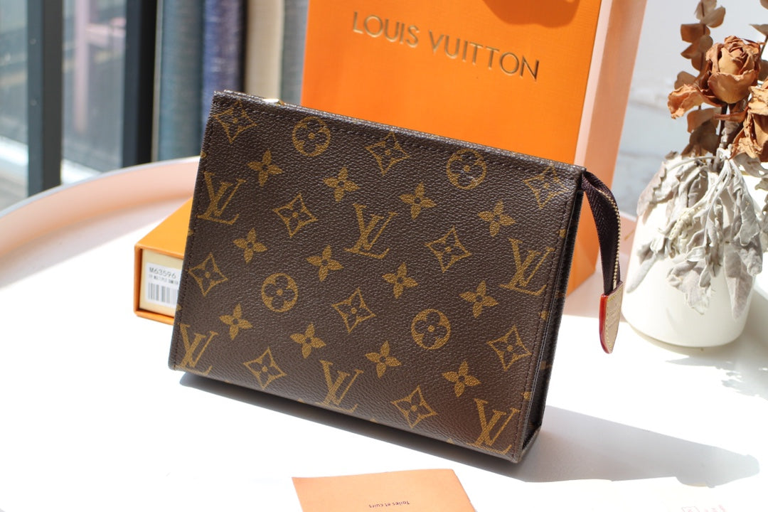 Louis Vuitton Monogram Toiletry Pouch 26 Canvas Clutch Bag