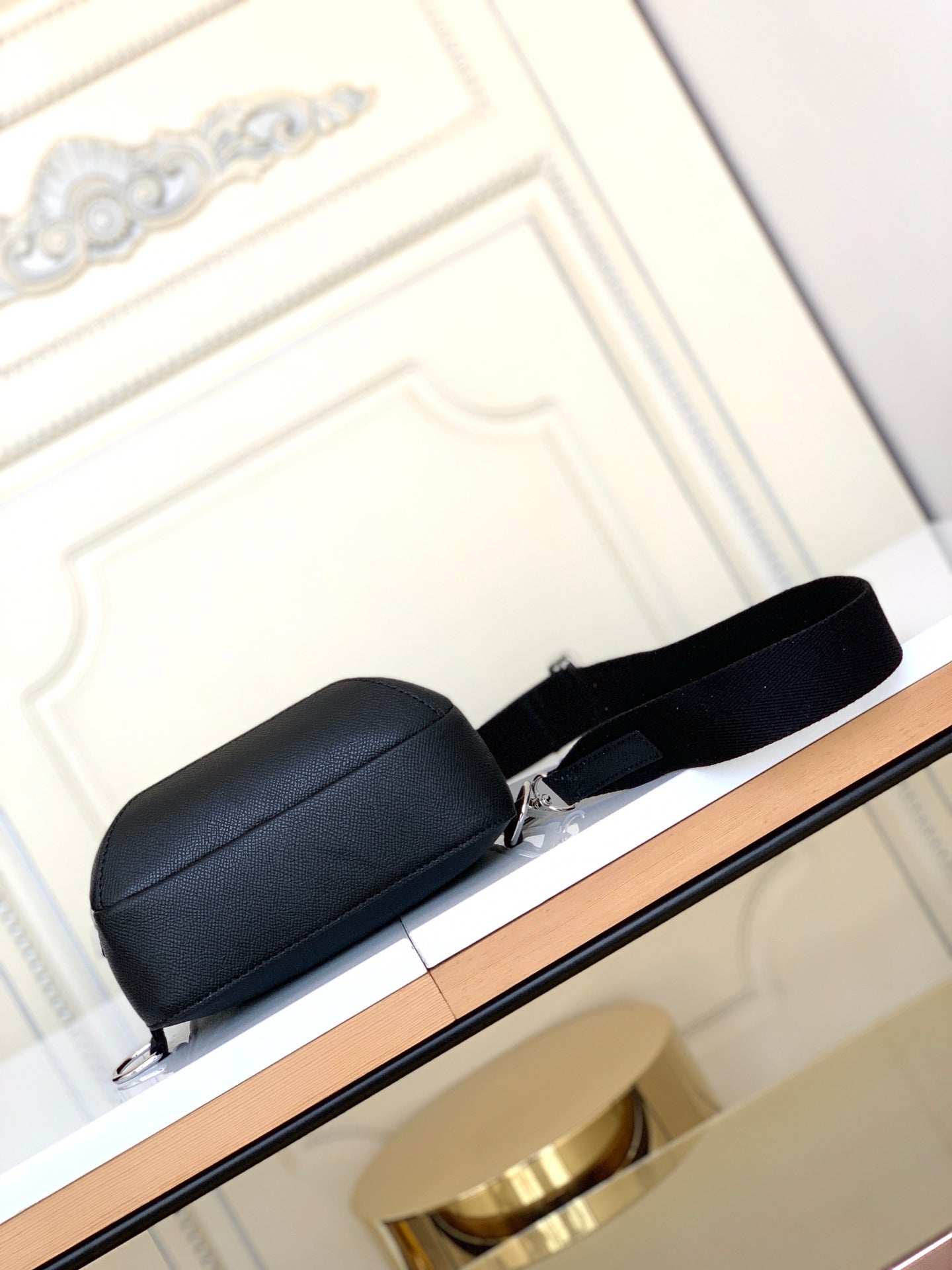 Louis Vuitton Avenue Sling Bag Black Taiga Leather Crossbody
