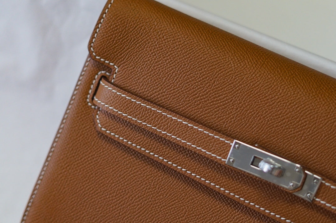 Hermès Kelly Classic Wallet in Gold Epsom Leather with Palladium Hardware