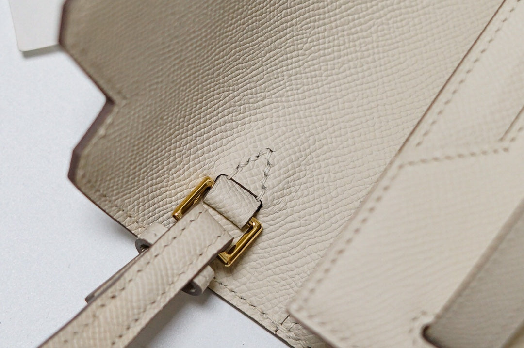 Hermès Kelly To Go Wallet - Off-White Grained Leather with Gold Hardware