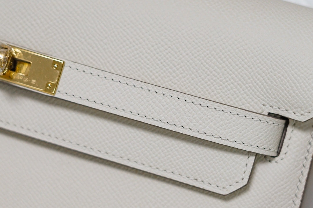 Hermès Kelly To Go Wallet - Off-White Grained Leather with Gold Hardware