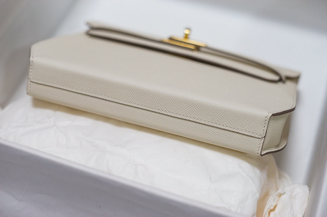 Hermès Kelly To Go Wallet - Off-White Grained Leather with Gold Hardware