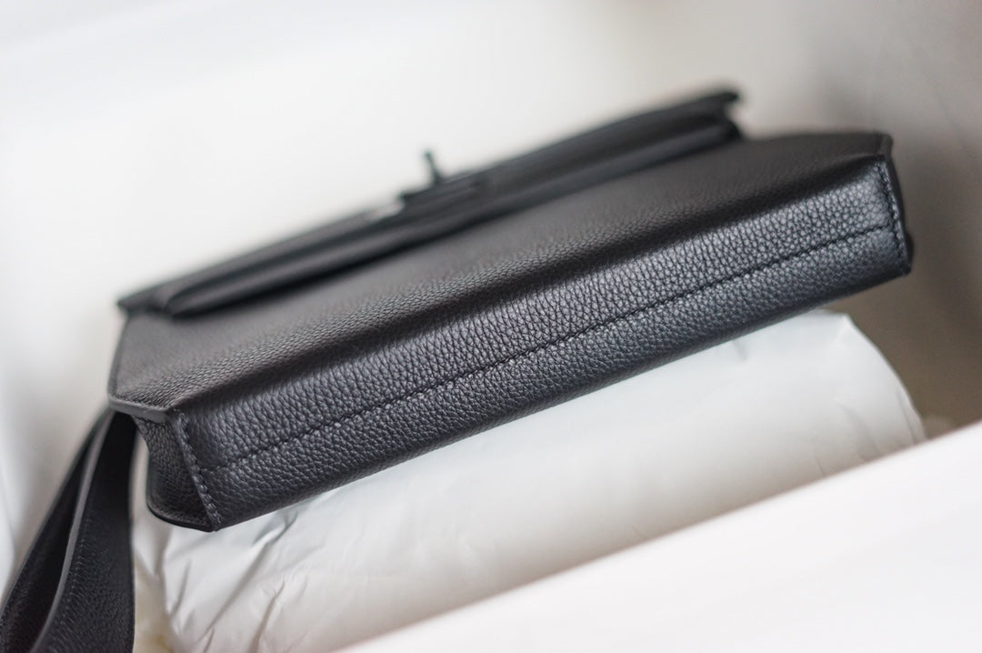 Black Textured Leather Kelly Cut Clutch Bag - Elegant Evening Pouch