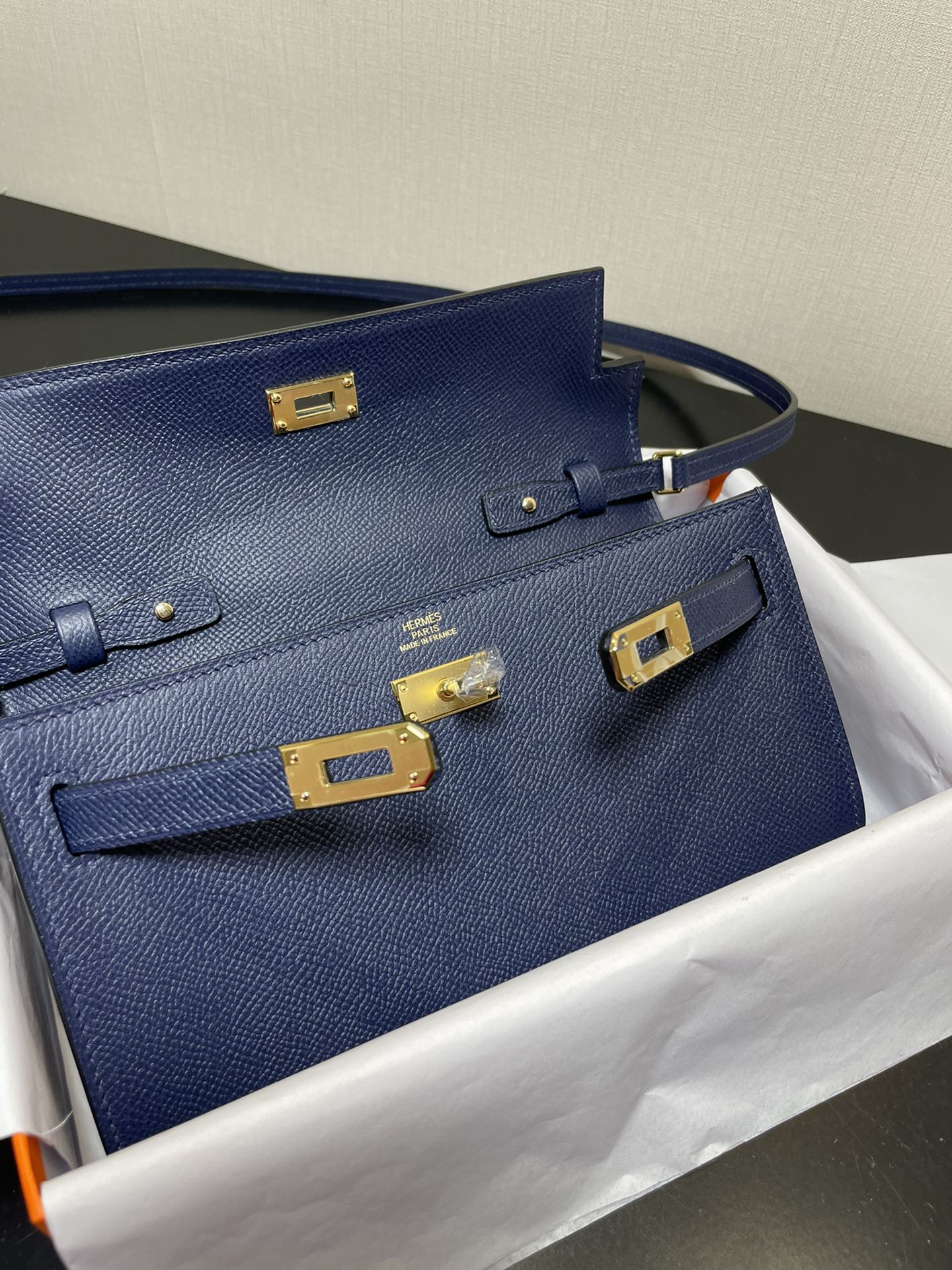 Luxury Two-Tone Blue and Beige Leather Wallet - Elegant Foldover Clutch with Gold Clasp