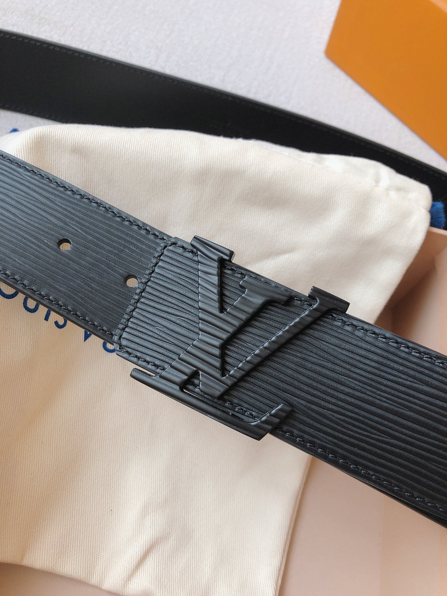 Louis Vuitton LV Initial 40mm Belt, Black Epi Leather with Textured Matte LV Buckle