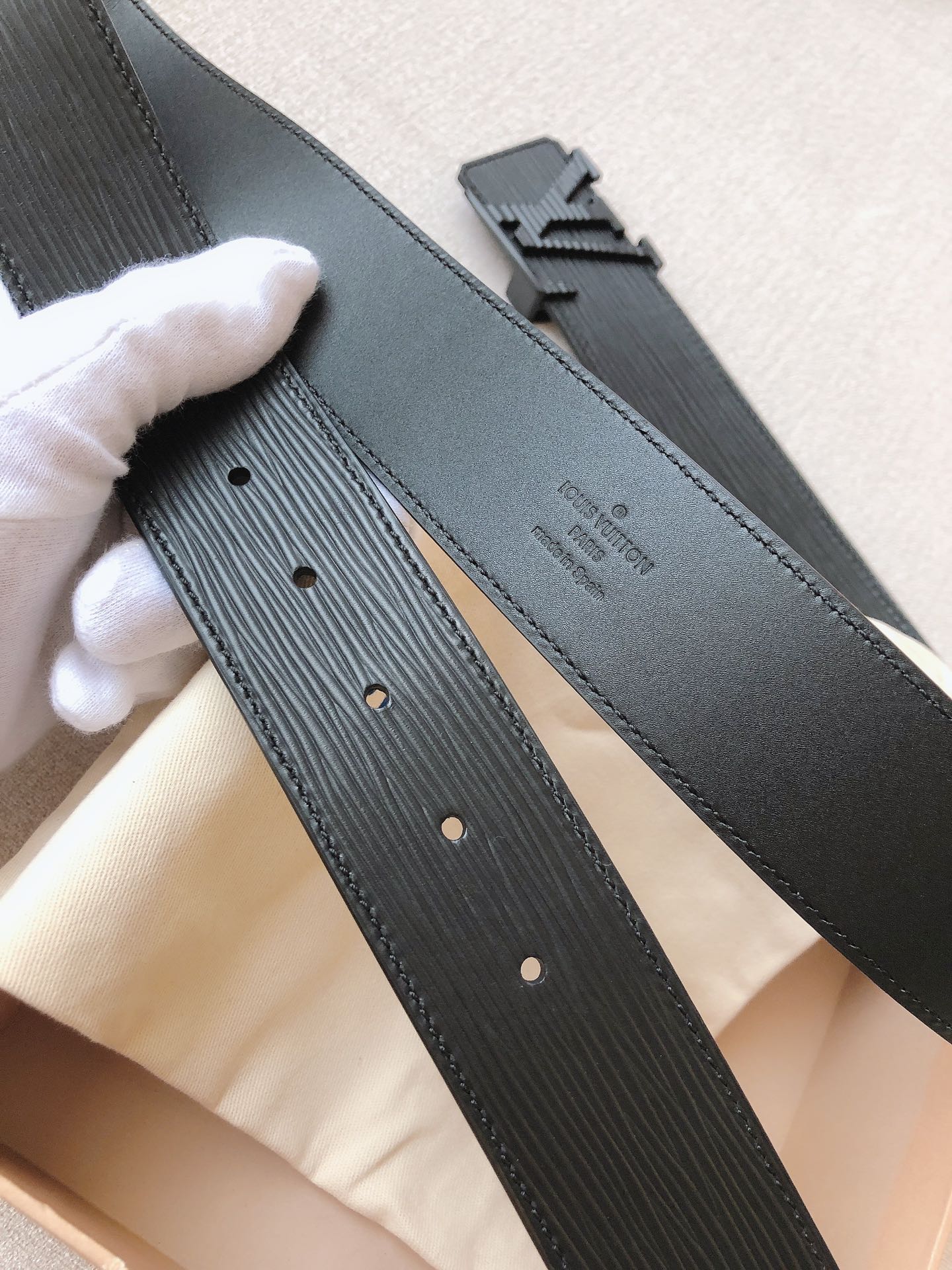 Louis Vuitton LV Initial 40mm Belt, Black Epi Leather with Textured Matte LV Buckle