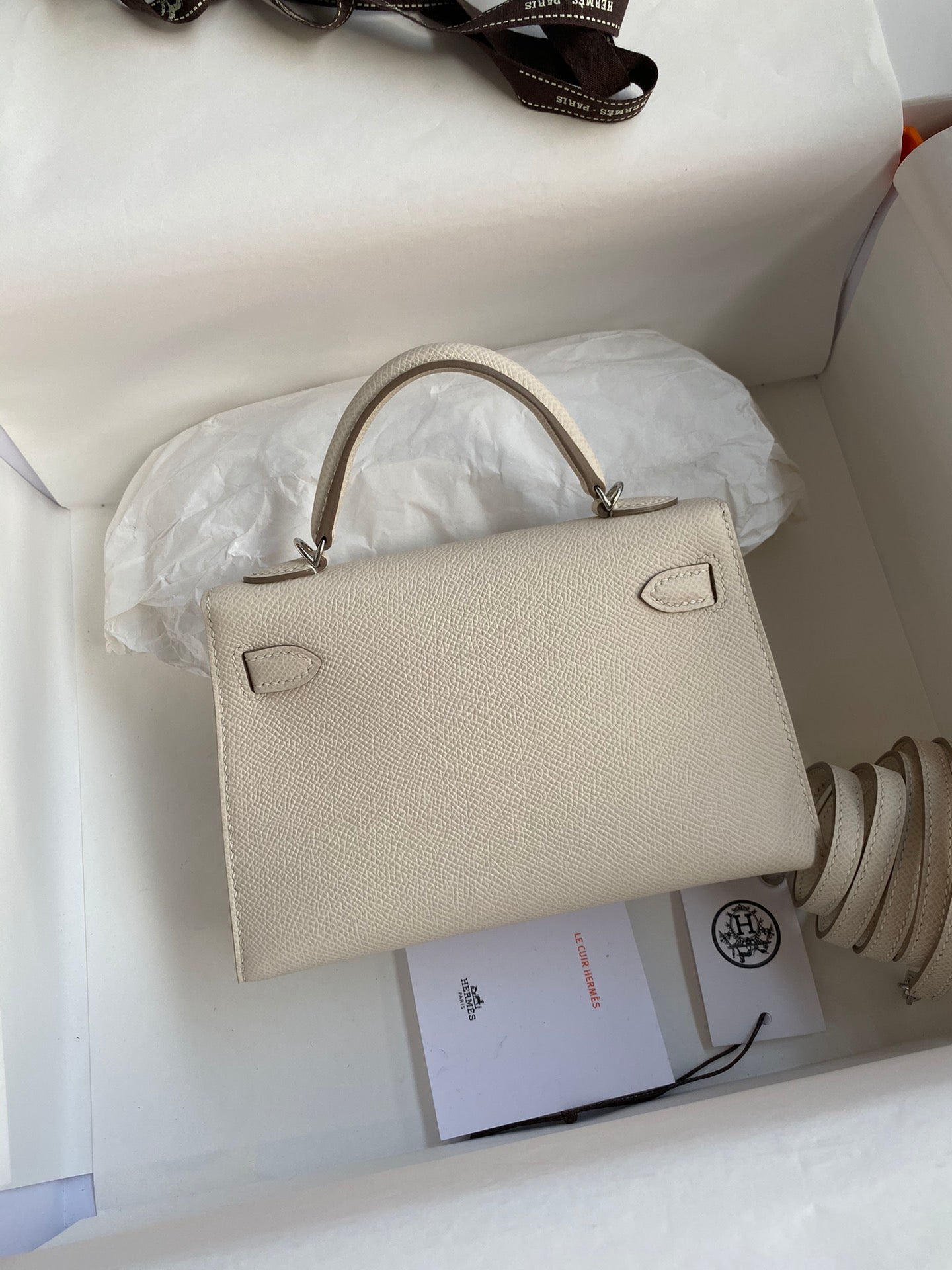 Hermès Kelly 25 Leather Handbag - Craie Off-White with Palladium Hardware