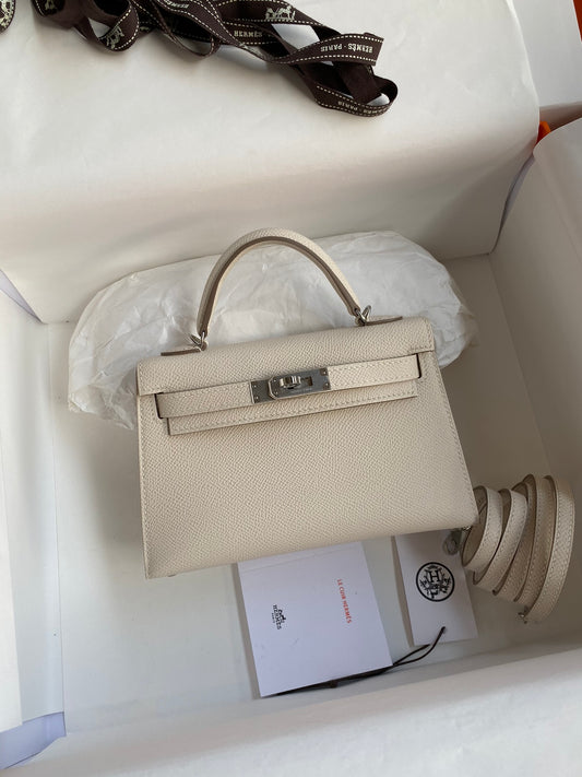 Hermès Kelly 25 Leather Handbag - Craie Off-White with Palladium Hardware