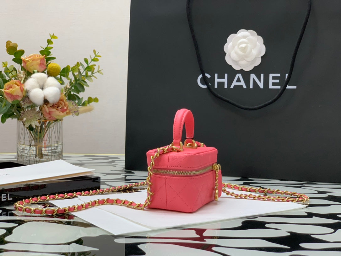 Chanel Small Vanity with Handle Pink Caviar Leather Gold-Tone Hardware