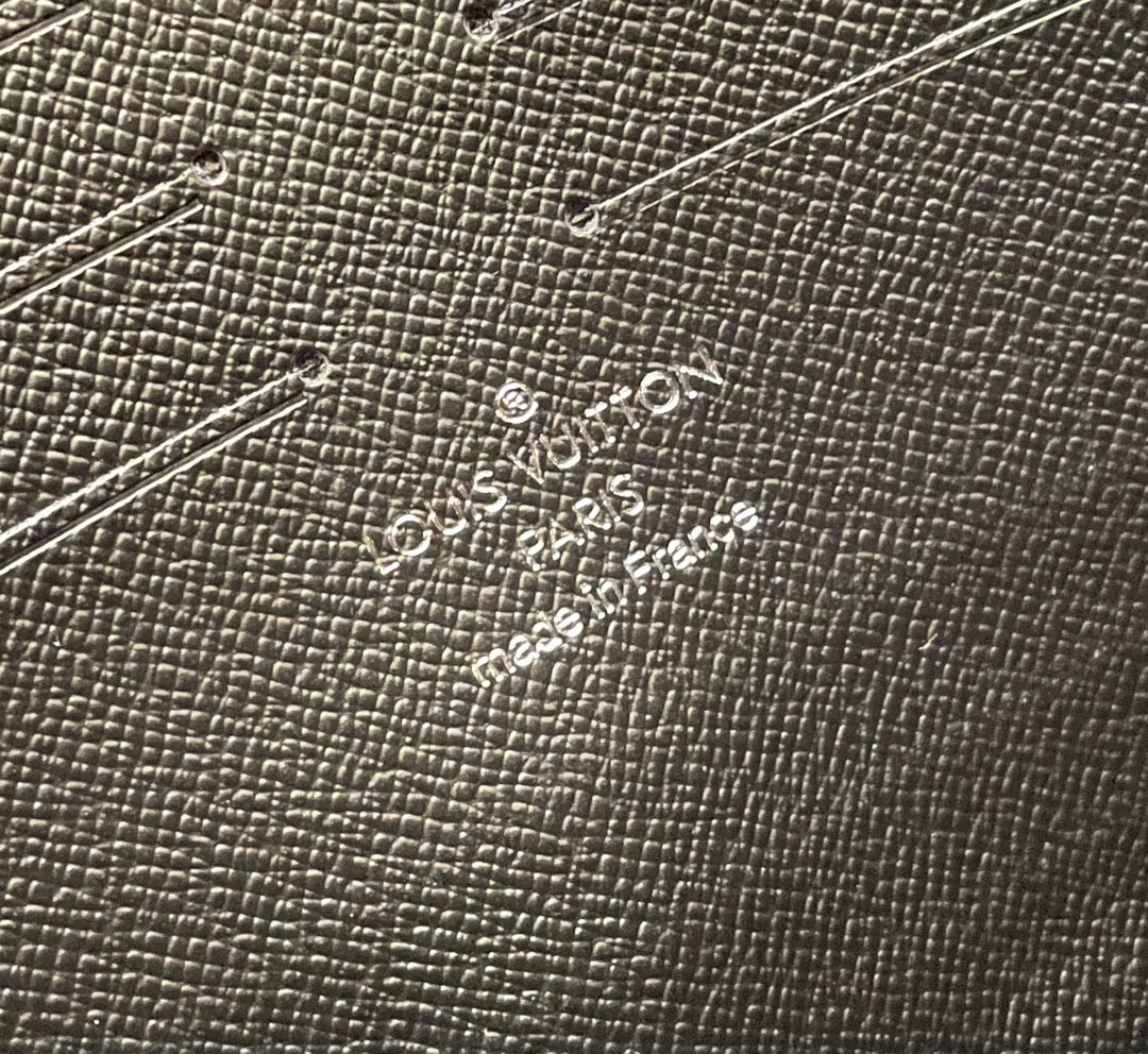 Louis Vuitton Pochette Voyage MM Monogram Eclipse Canvas Men's Clutch Bag - Grey/Black