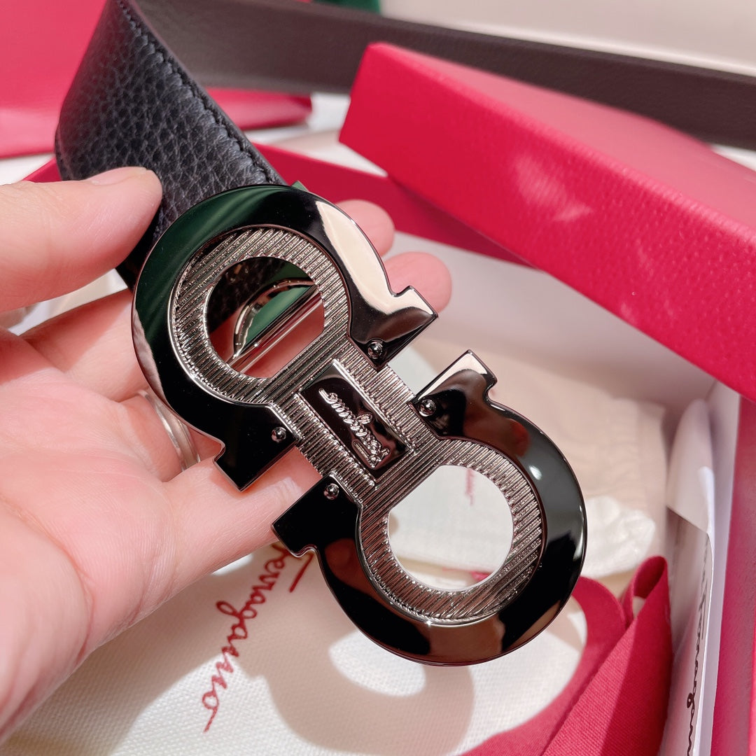 Salvatore Ferragamo Men's Gancini Reversible Belt in Black Pebbled Leather with Gunmetal Buckle