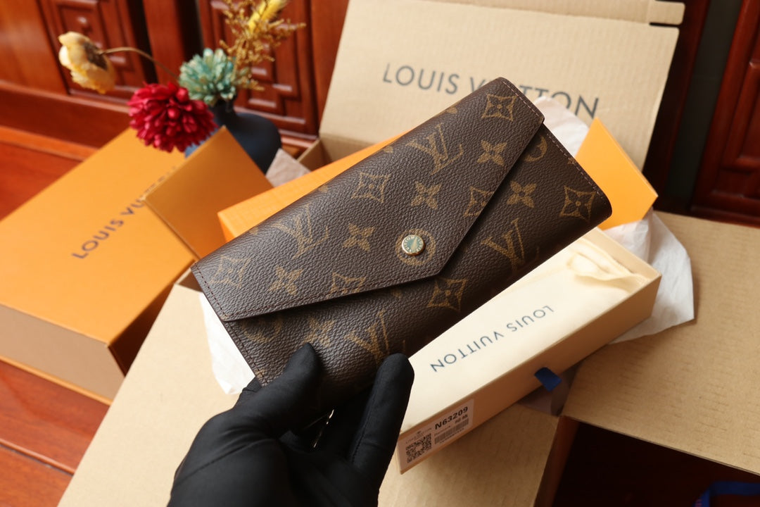 Louis Vuitton Monogram Sarah Wallet Brown