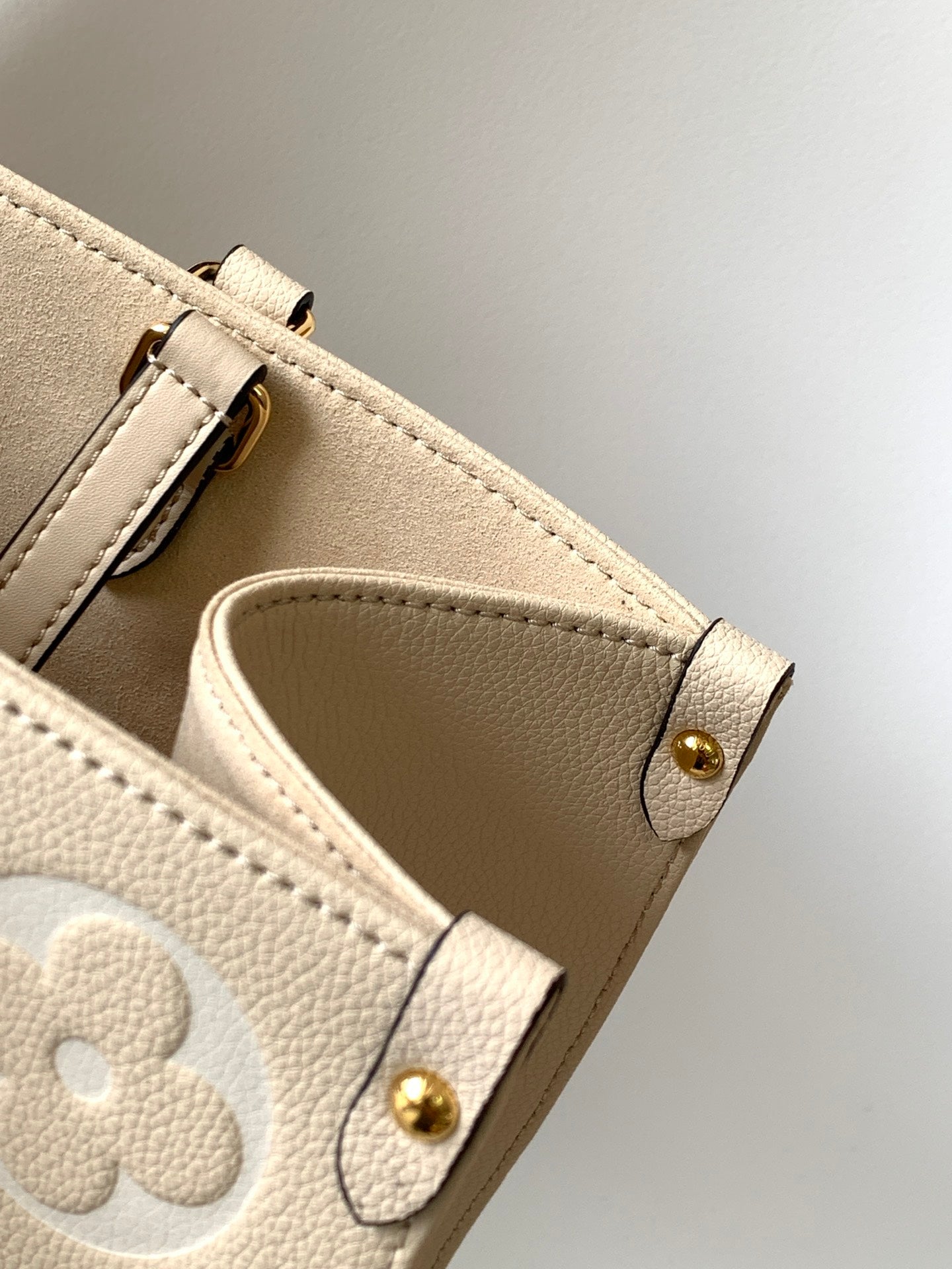 Louis Vuitton OnTheGo MM Monogram Empreinte Leather Tote Bag - Cream/Yellow