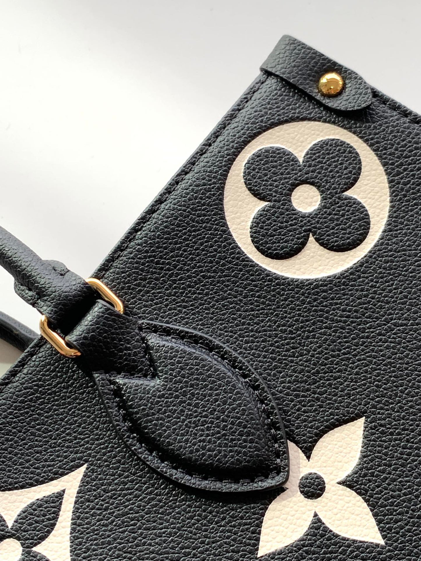 Louis Vuitton Onthego MM Monogram Empreinte Bicolor Tote Bag - Black/Cream