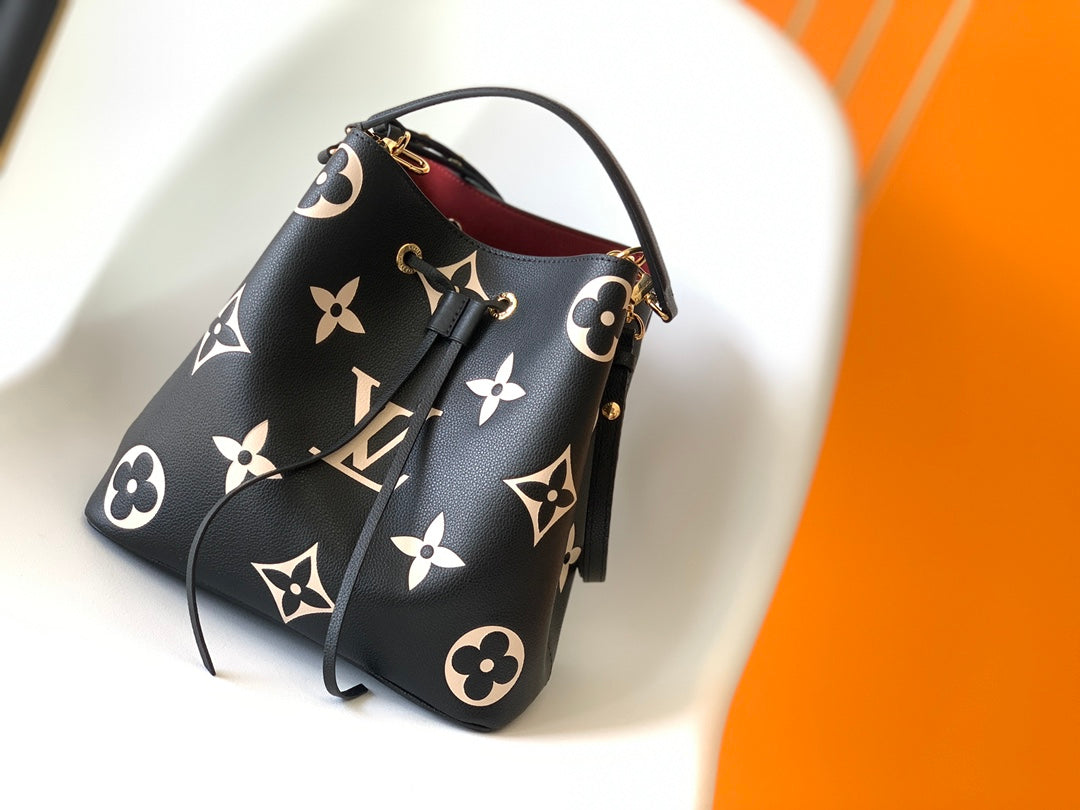 Louis Vuitton NéoNoé MM Monogram Empreinte Leather Handbag - Noir/Beige