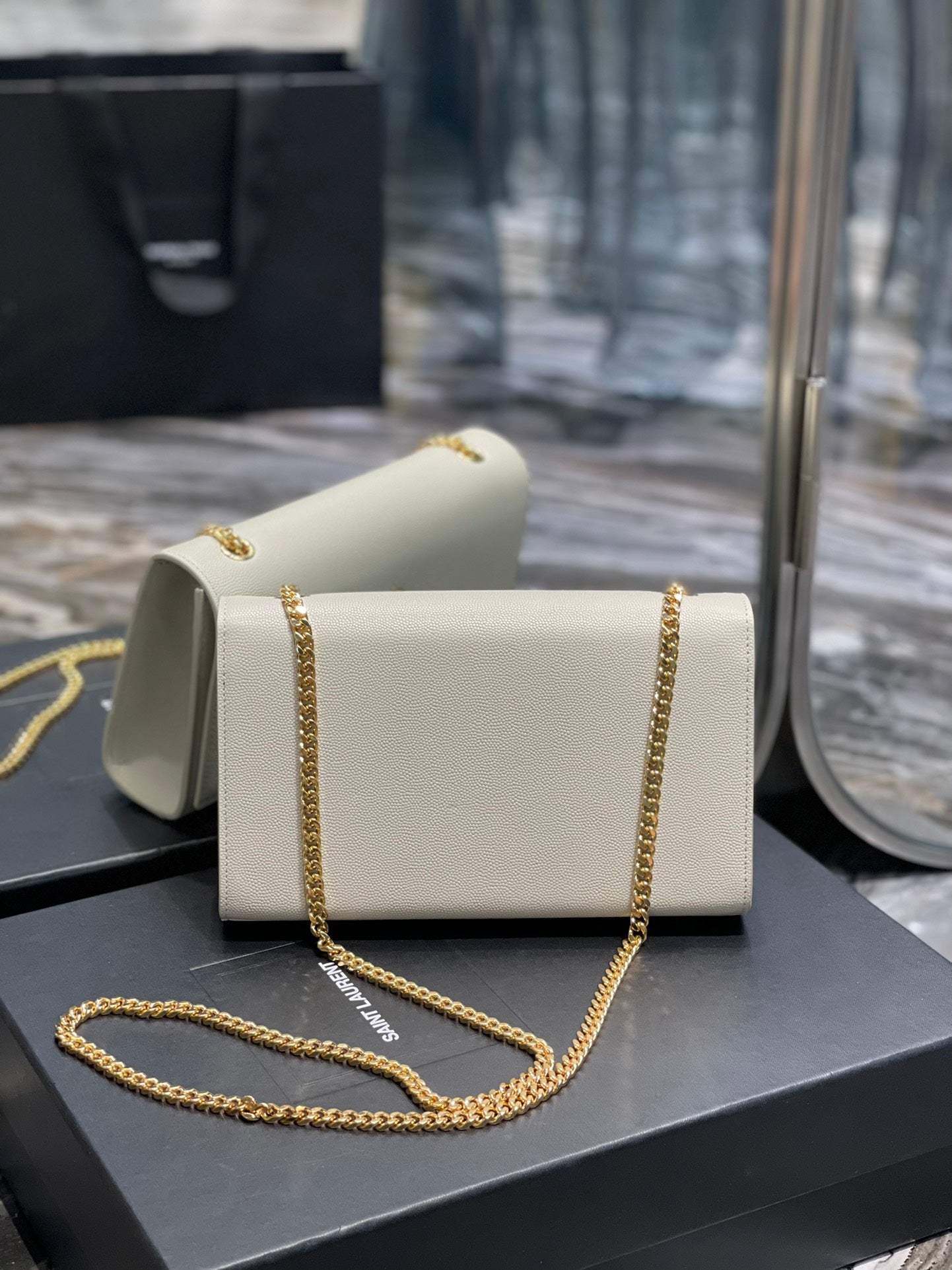 Saint Laurent Kate Small Chain Wallet in Grain de Poudre Embossed Leather - Blanc