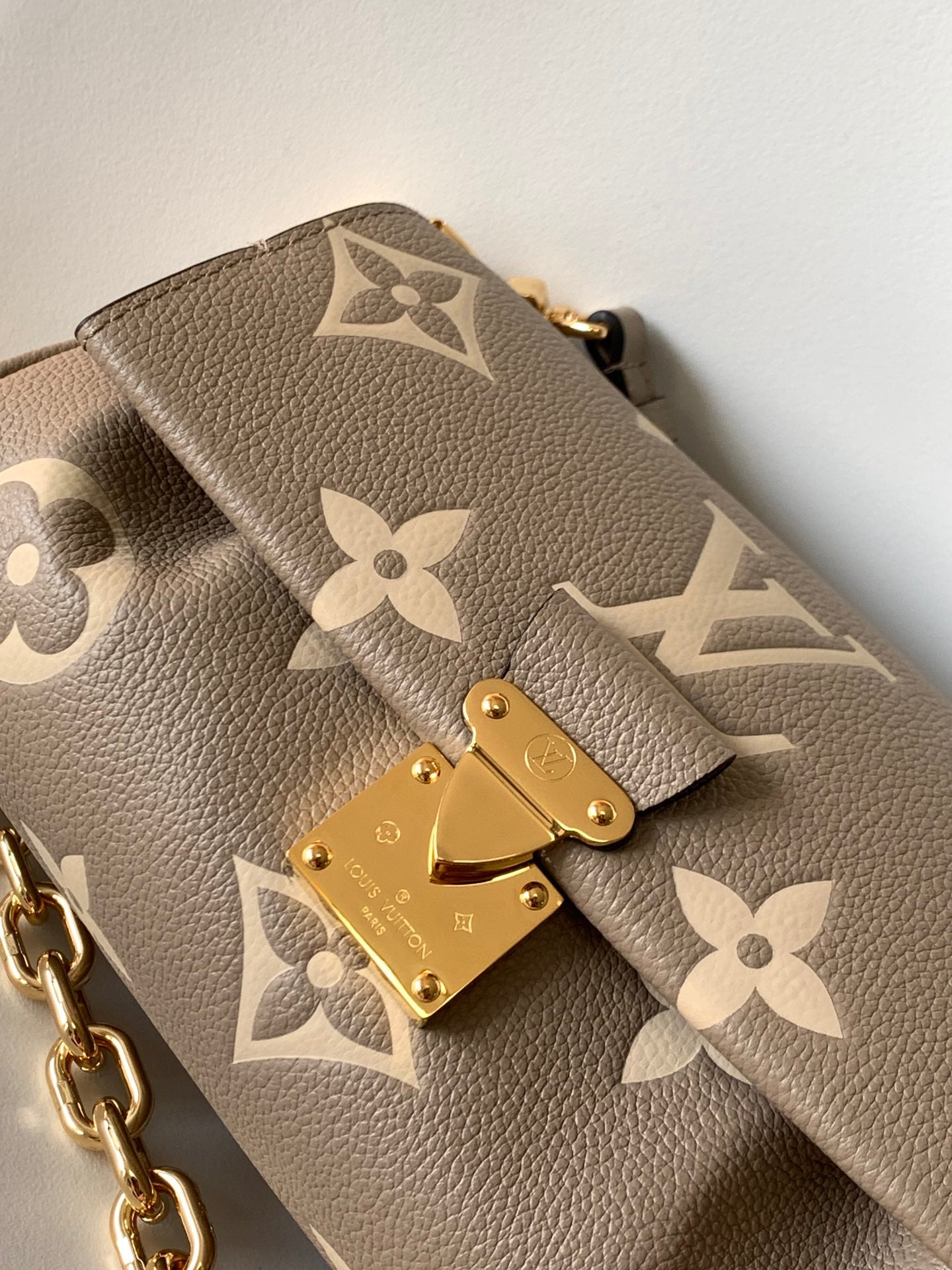 Louis Vuitton Easy Pouch On Strap Monogram Empreinte Leather - Turtledove