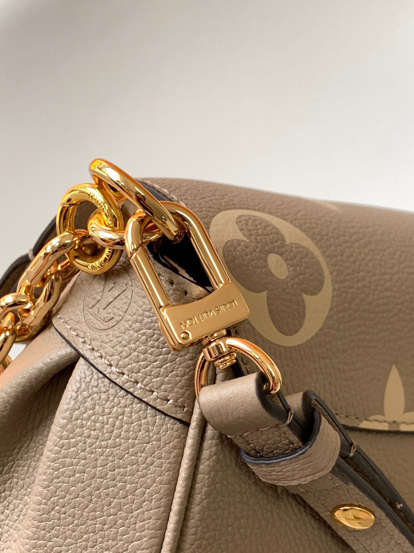 Louis Vuitton Easy Pouch On Strap Monogram Empreinte Leather - Turtledove