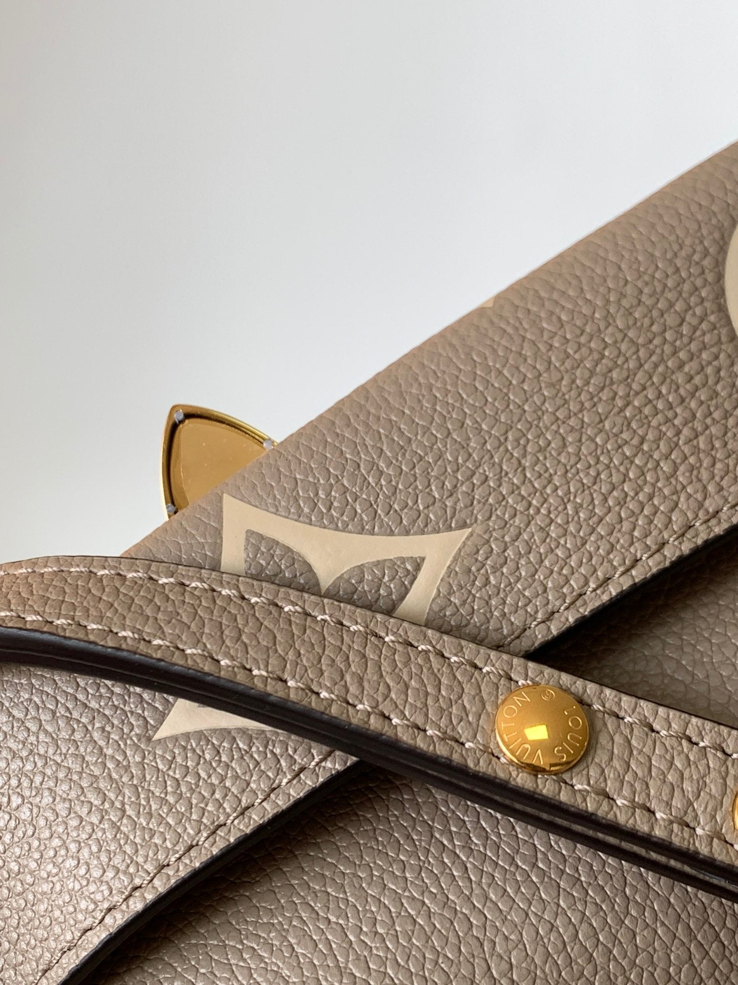 Louis Vuitton Easy Pouch On Strap Monogram Empreinte Leather - Turtledove