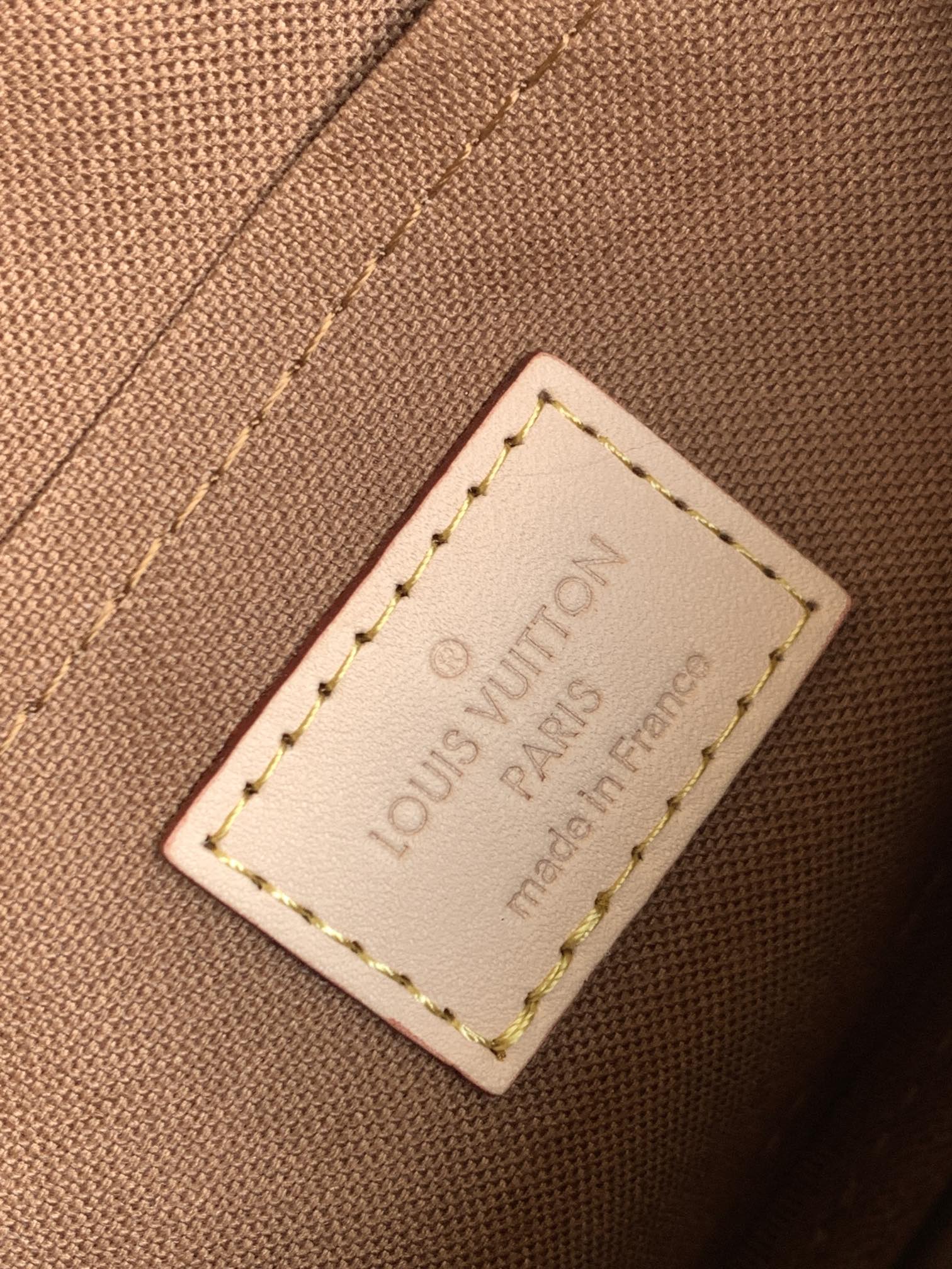 Louis Vuitton Multi Pochette Accessoires Monogram Canvas - Khaki Strap