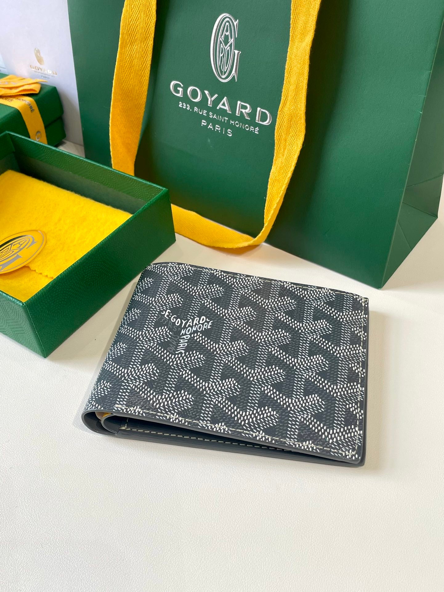 Gogy Luxury Black Chevron Pattern Canvas Men's Bifold Wallet