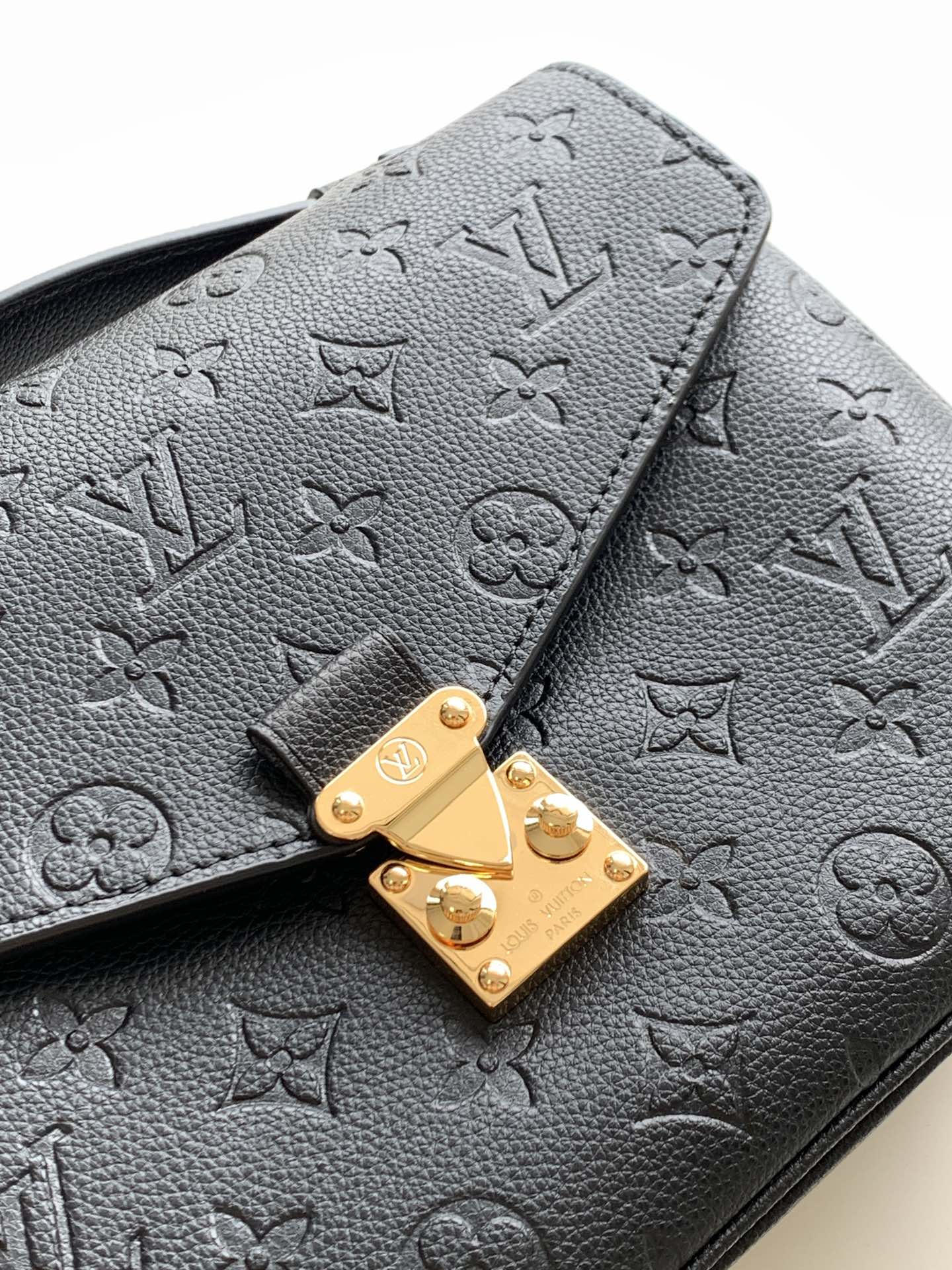 Louis Vuitton Pochette Métis Monogram Empreinte Leather Handbag - Black