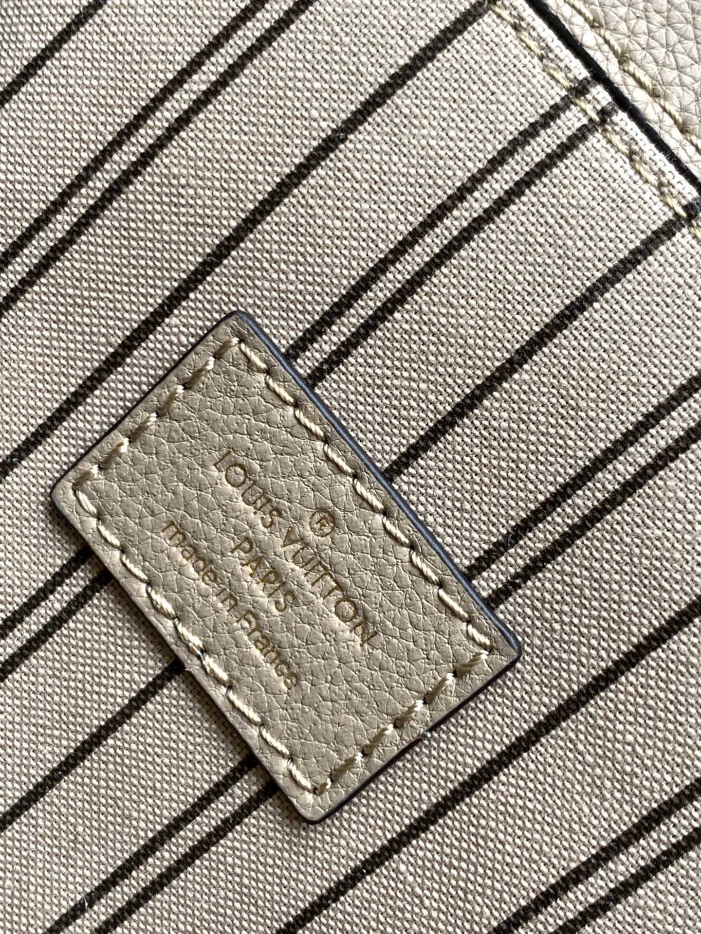 Louis Vuitton Monogram Empreinte Pochette Métis - Tourterelle