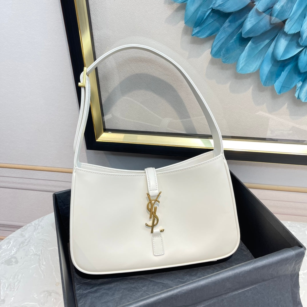 Saint Laurent Le 5 à 7 Small Leather Shoulder Bag in Blanc