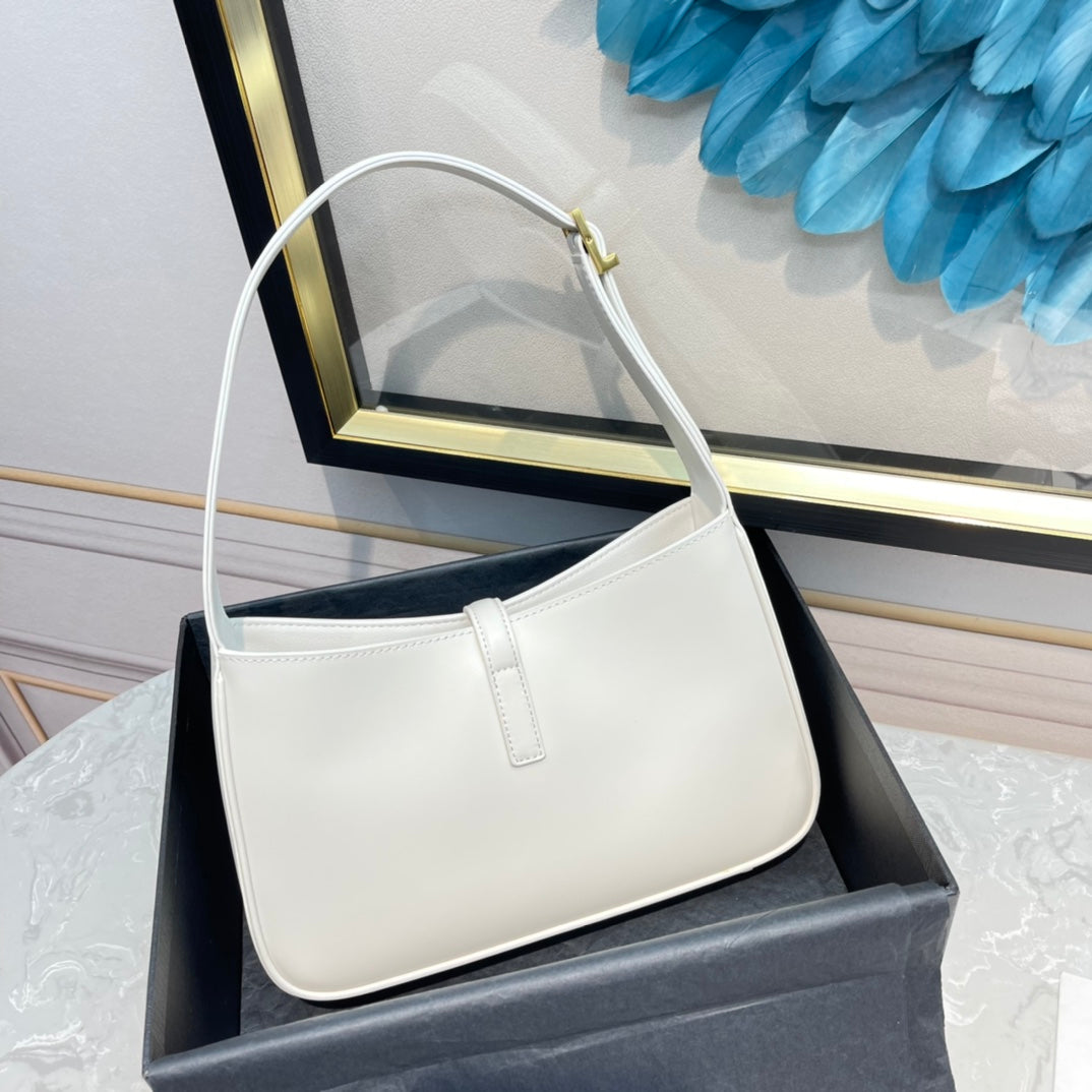 Saint Laurent Le 5 à 7 Small Leather Shoulder Bag in Blanc