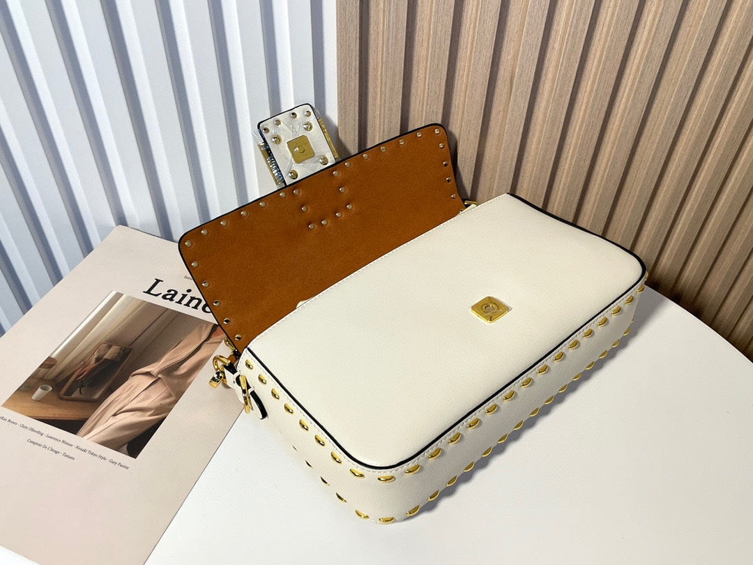 Fendi White Leather Baguette Shoulder Bag with Whipstitch Detail
