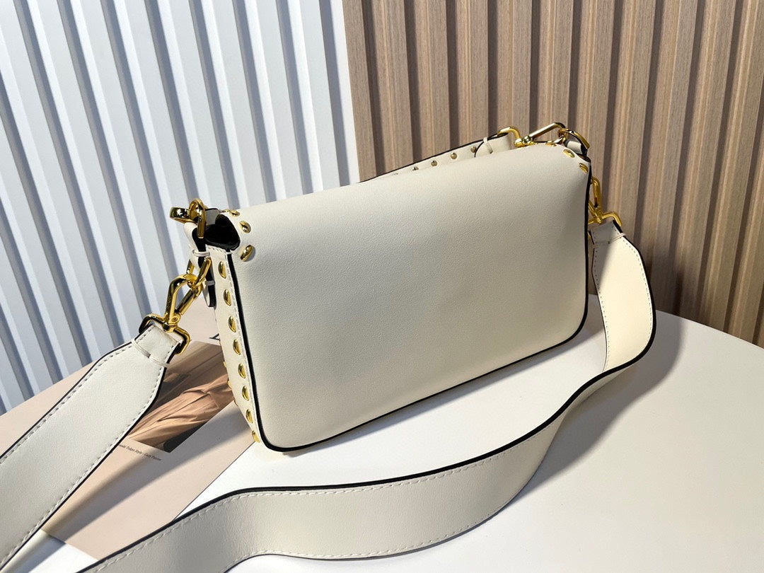 Fendi White Leather Baguette Shoulder Bag with Whipstitch Detail