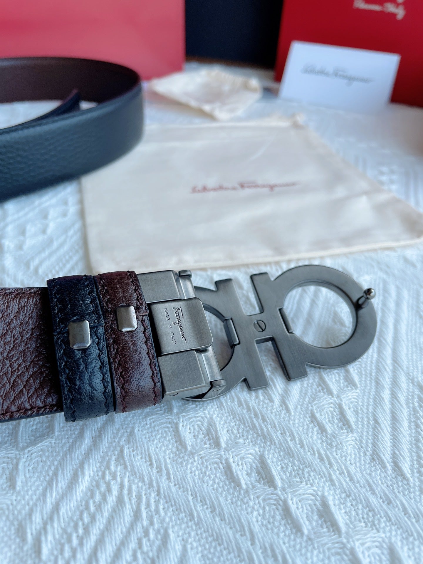 Salvatore Ferragamo Men's Gancini Reversible Leather Belt - Black/Brown Textured Leather