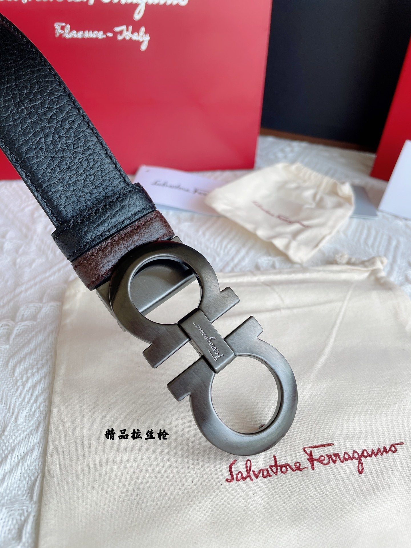 Salvatore Ferragamo Men's Gancini Reversible Leather Belt - Black/Brown Textured Leather