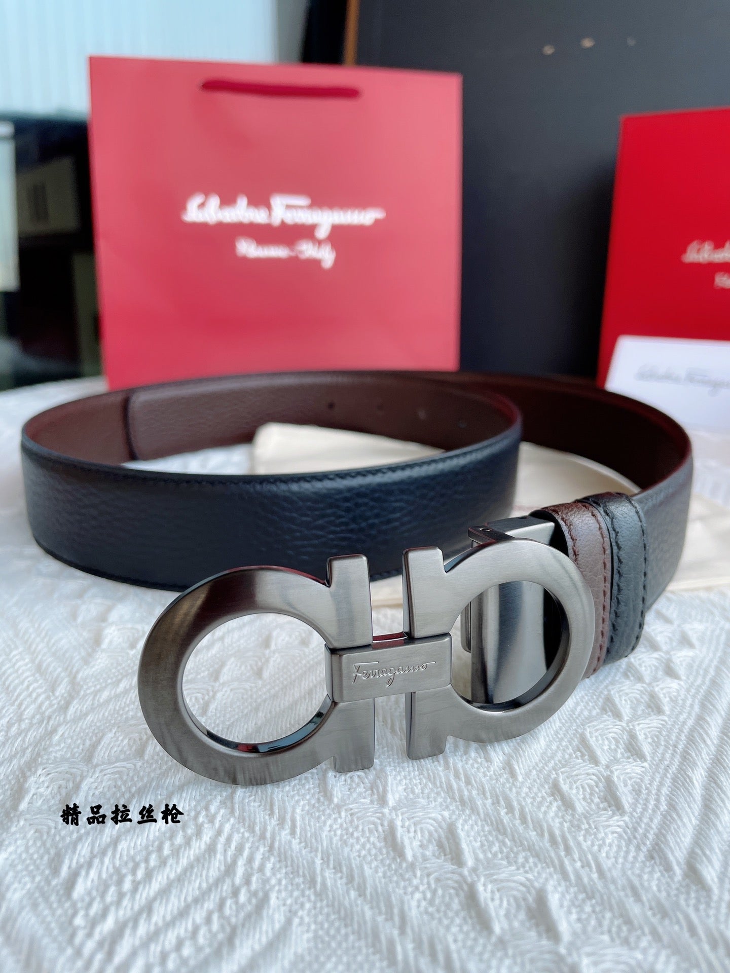 Salvatore Ferragamo Men's Gancini Reversible Leather Belt - Black/Brown Textured Leather