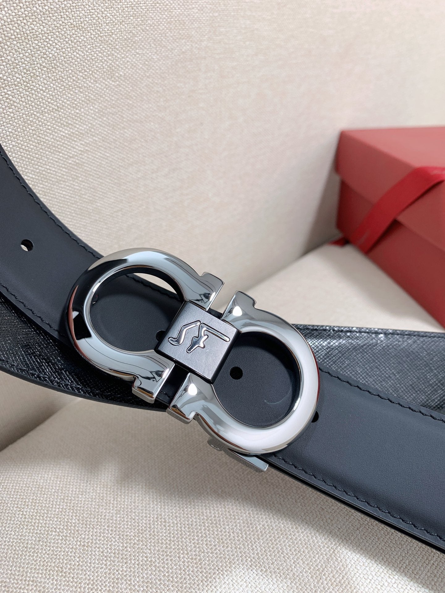 Salvatore Ferragamo Men's Gancini Buckle Leather Belt - Black with Silver-Tone Hardware