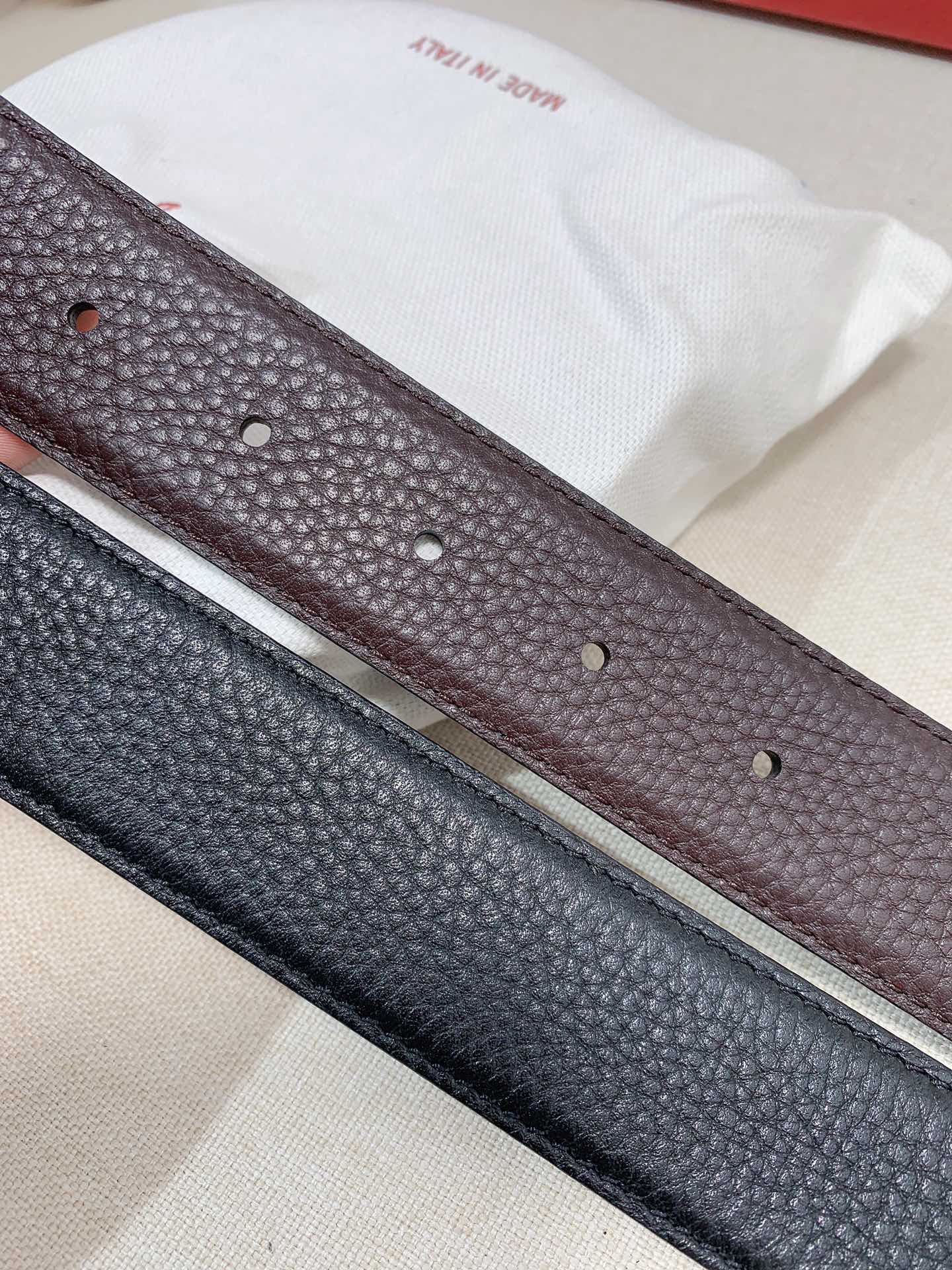 Salvatore Ferragamo Men's Gancini Buckle Leather Belt - Black Pebbled Leather with Engraved Silver-Tone Hardware