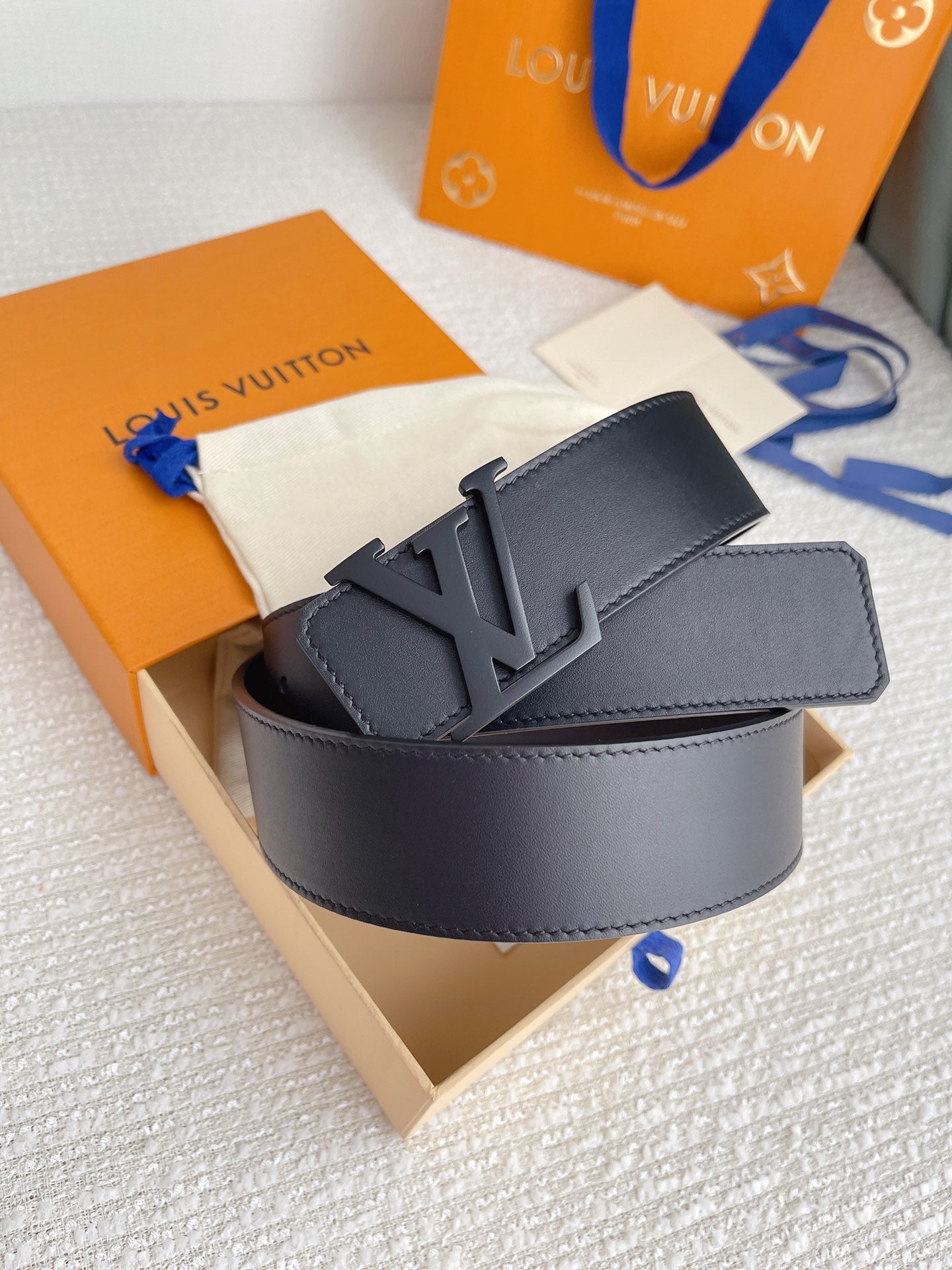 Louis Vuitton LV Initiales 40mm Matte Black Buckle Men's Belt - Black Leather Luxury Designer Belt