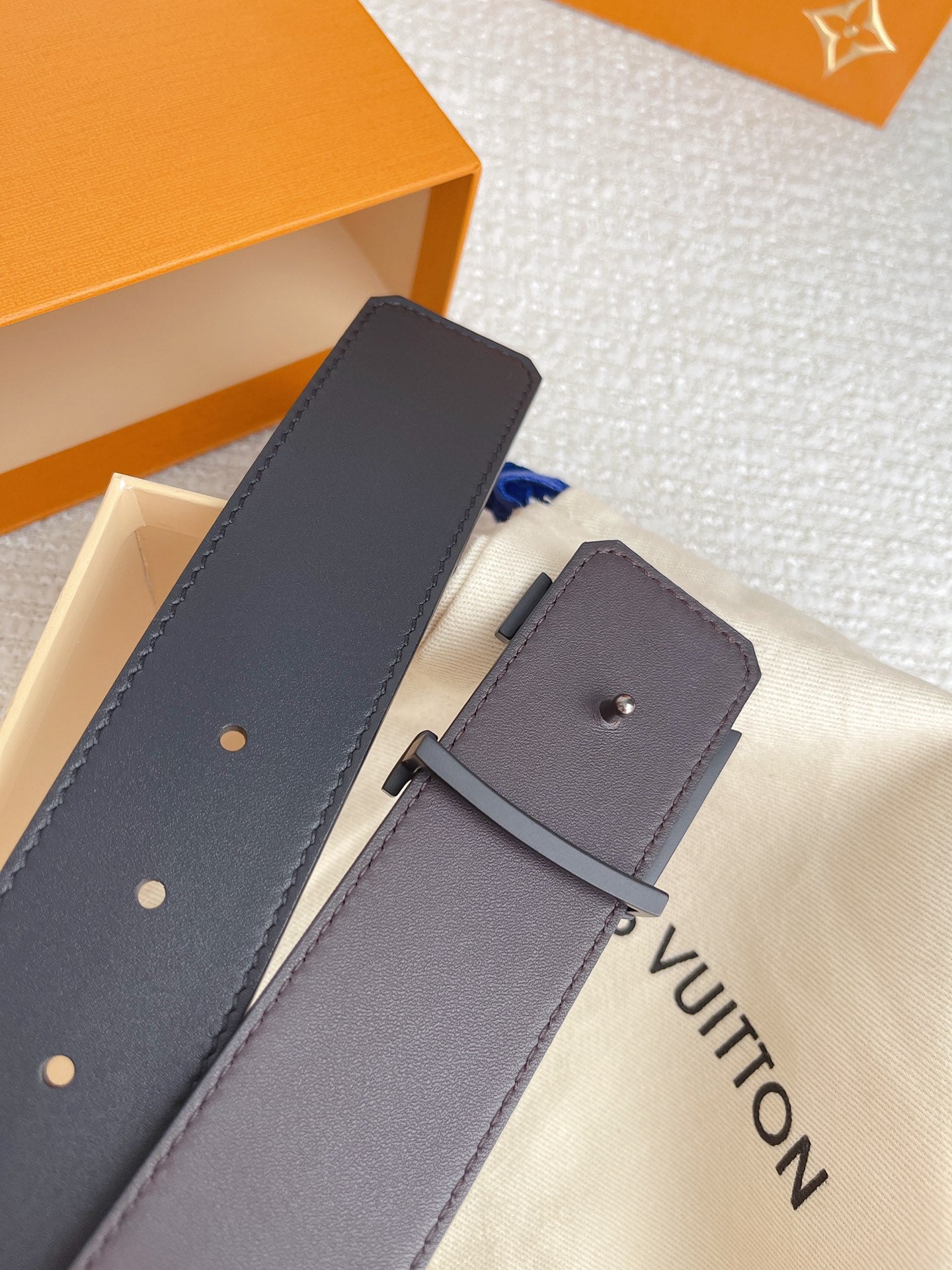 Louis Vuitton LV Initiales 40mm Matte Black Buckle Men's Belt - Black Leather Luxury Designer Belt