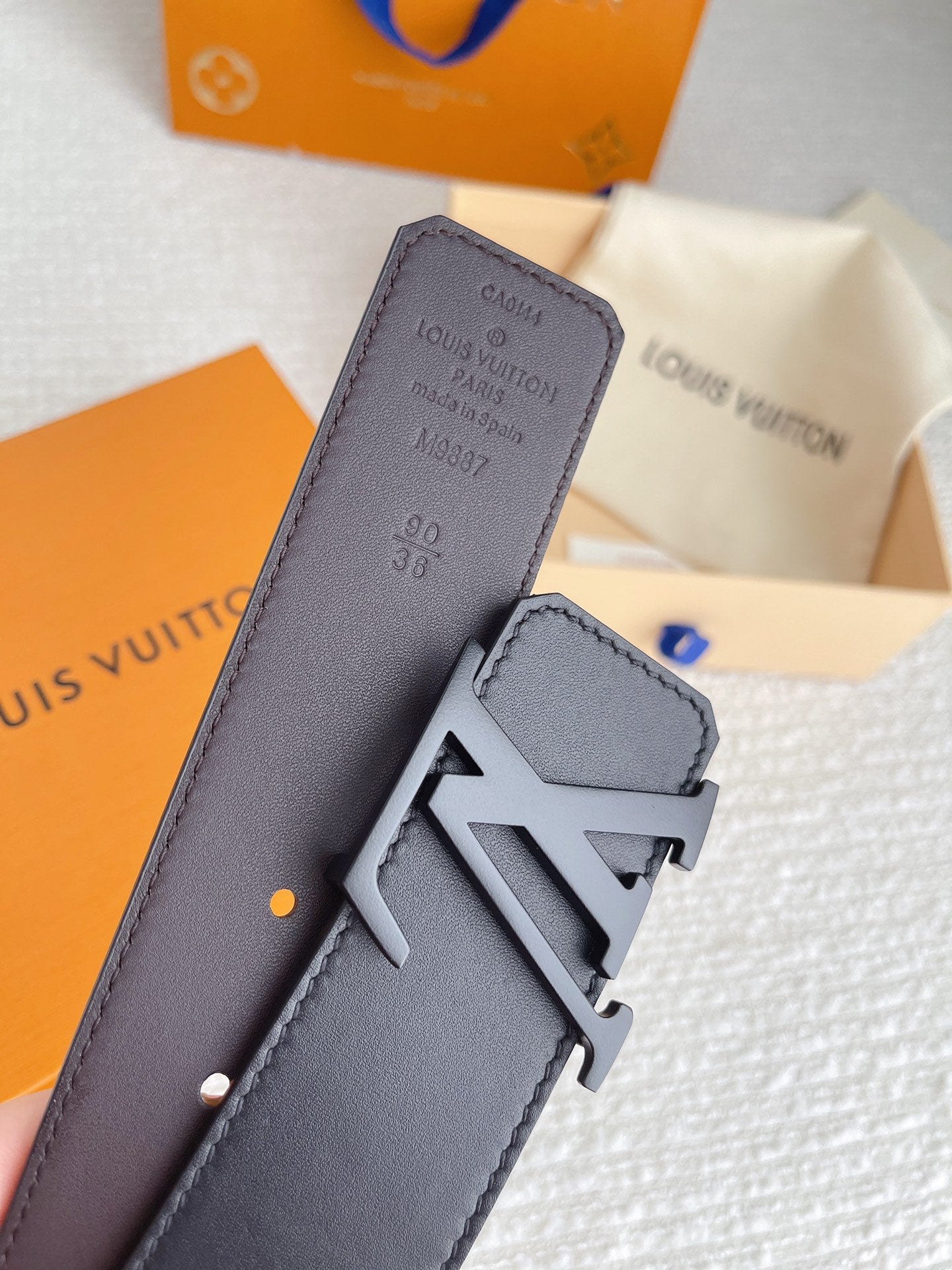 Louis Vuitton LV Initiales 40mm Matte Black Buckle Men's Belt - Black Leather Luxury Designer Belt