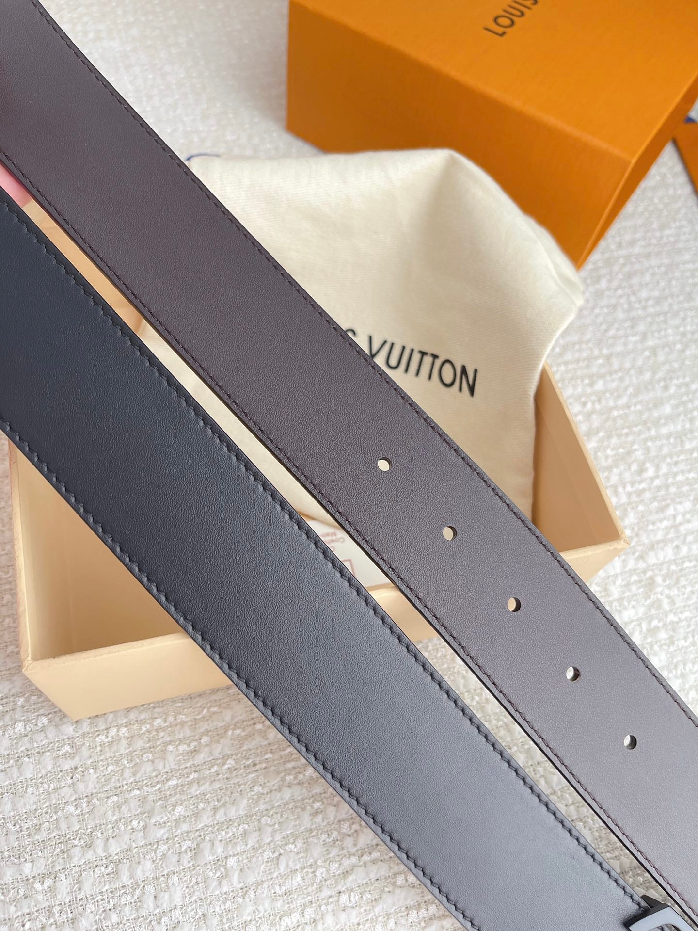 Louis Vuitton LV Initiales 40mm Matte Black Buckle Men's Belt - Black Leather Luxury Designer Belt