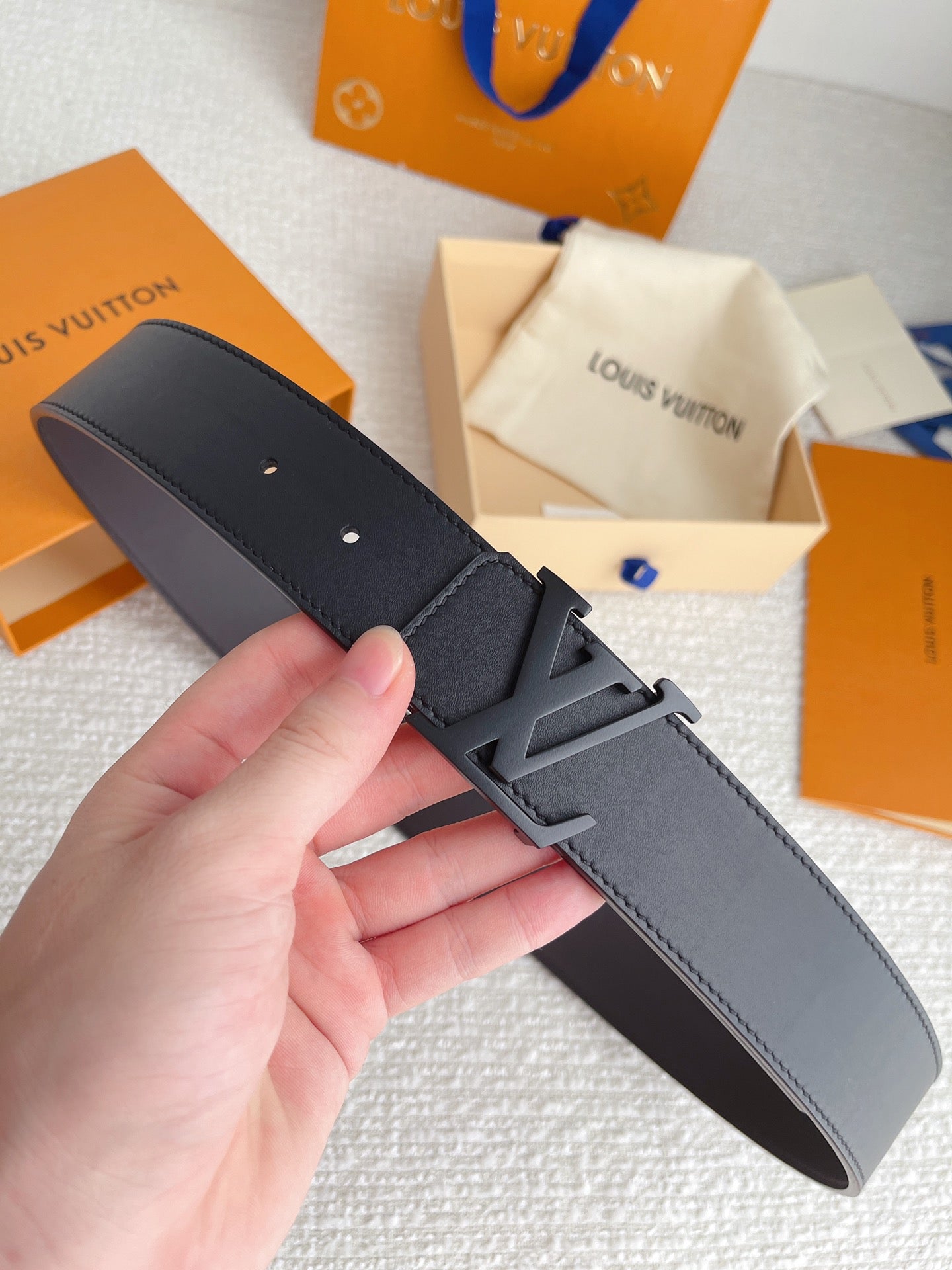 Louis Vuitton LV Initiales 40mm Matte Black Buckle Men's Belt - Black Leather Luxury Designer Belt