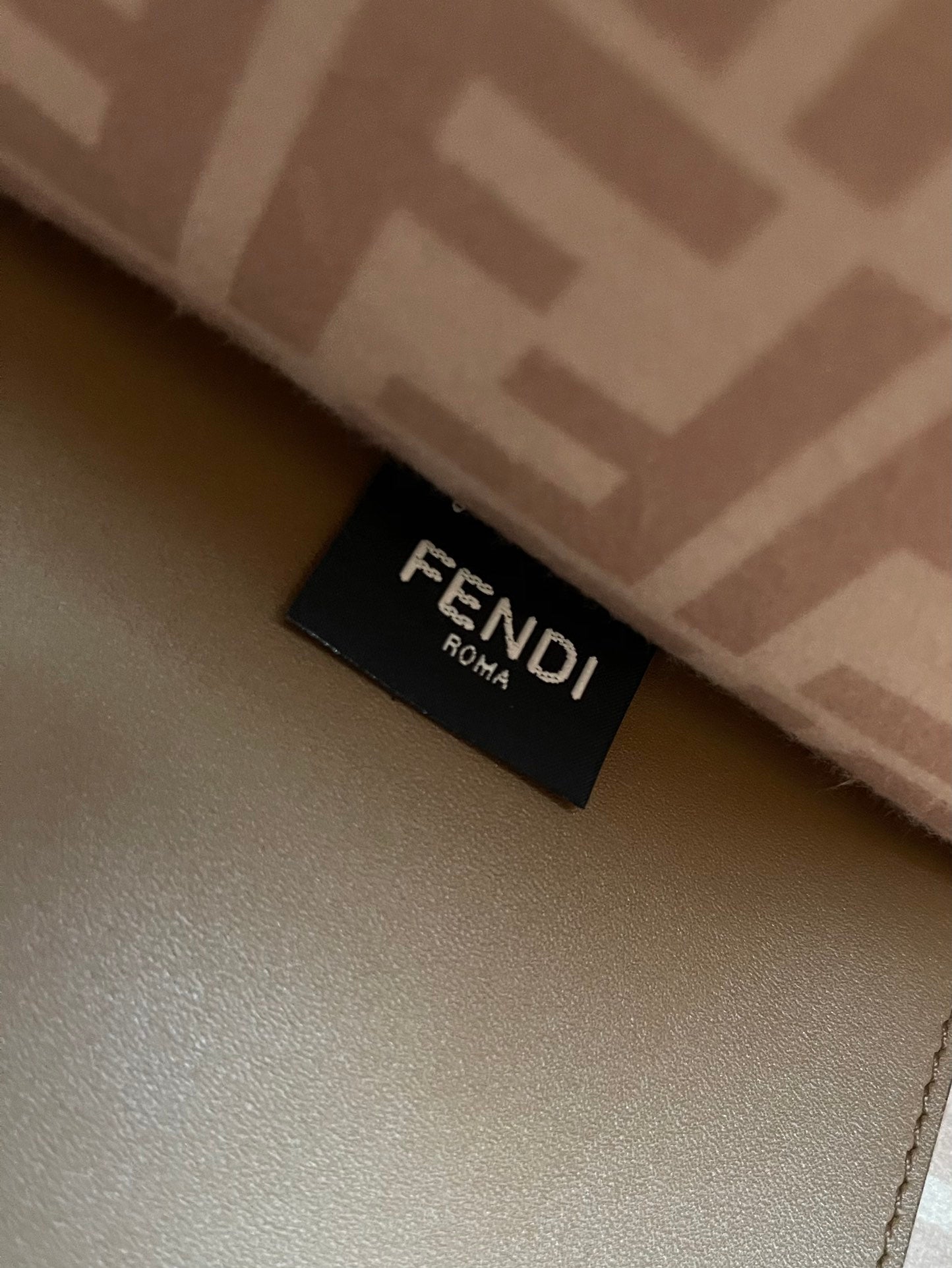 Fendi Sunshine Medium Leather Tote Bag - Beige