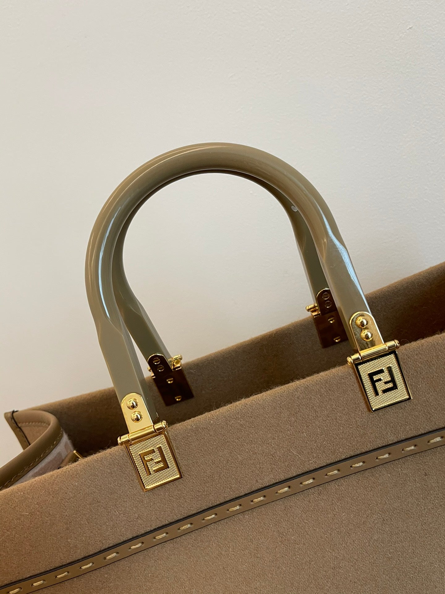 Fendi Sunshine Medium Leather Tote Bag - Beige