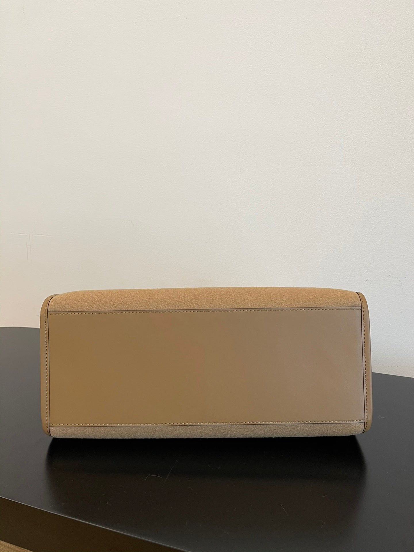 Fendi Sunshine Medium Leather Tote Bag - Beige