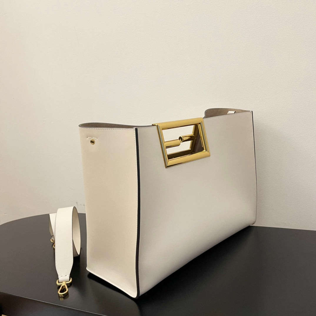 Women's Elegant White Leather Handbag with Gold-Tone Metal Clasp - Stylish Crossbody Shoulder Bag
